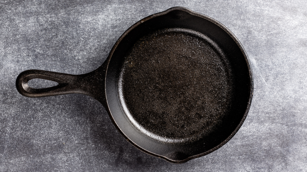 Guide to Cast Iron Cookware: Simple Tips for Beginners - An Off Grid Life