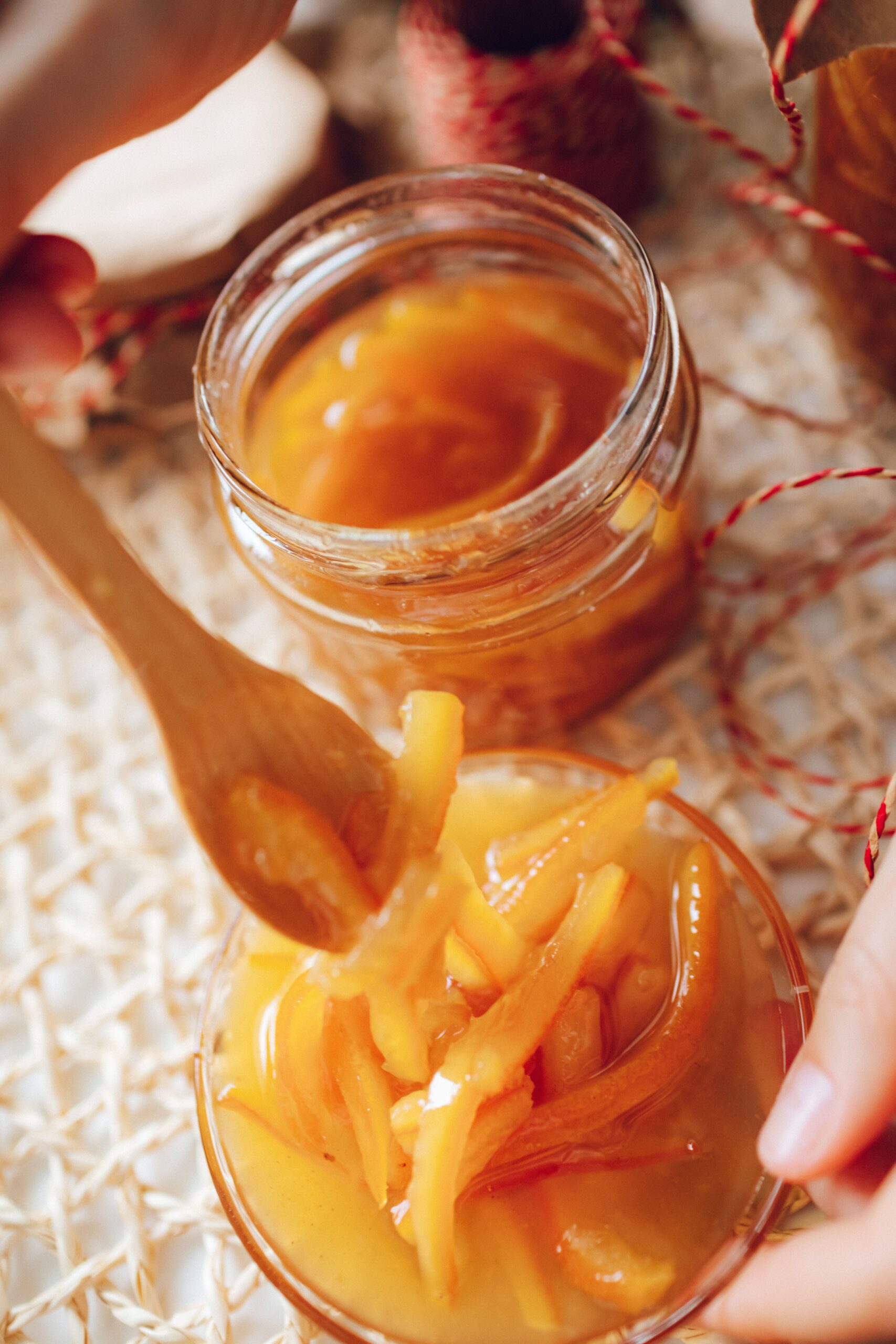 Homemade orange marmalade showing how to make orange marmalade