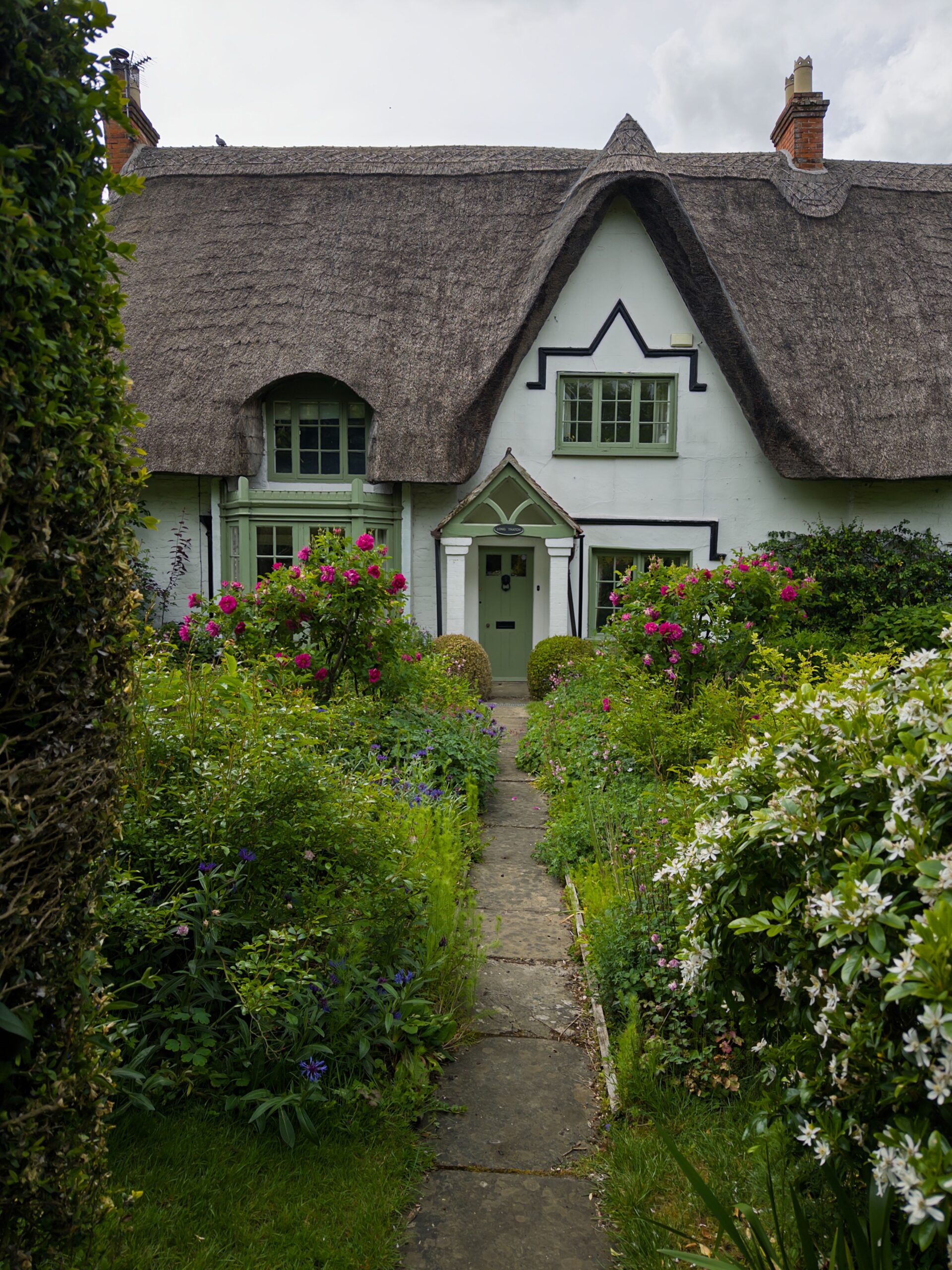 A cottage garden layout showing how to plan a cottage garden layout with step-by-step cottage garden design